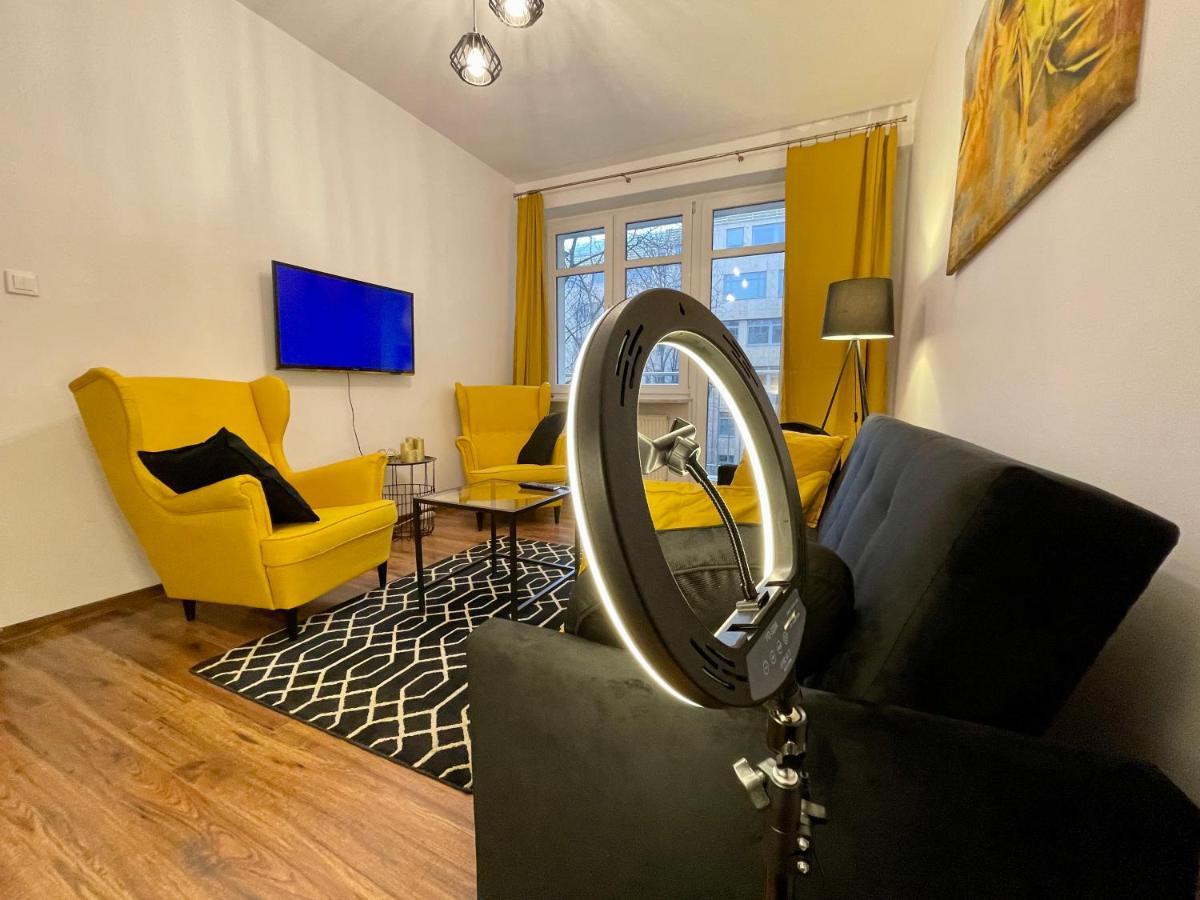 Appartement Diamond Metro Wifi 300 Mbs 70'Tv Netflix Hbo Appletv+ à Varsovie Extérieur photo